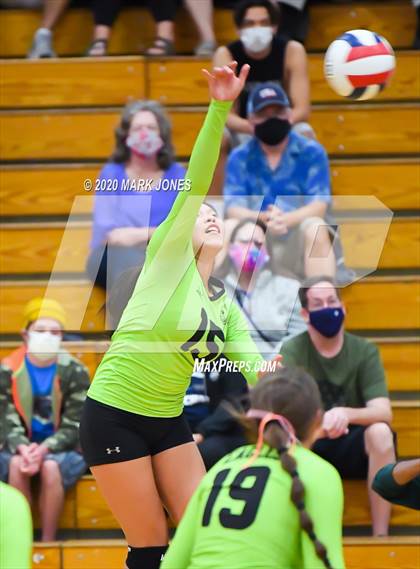 Thumbnail 2 in Deer Valley vs. Flagstaff (AIA 4A Quarterfinal) photogallery.