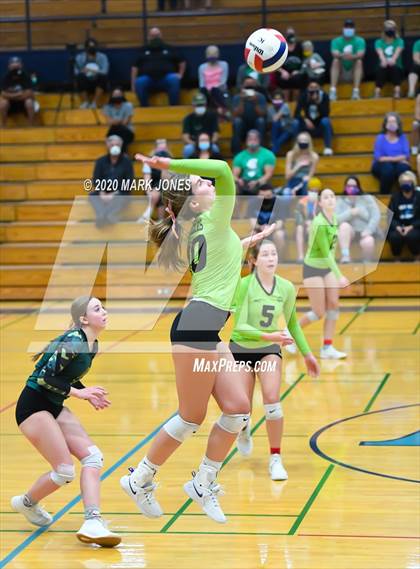 Thumbnail 1 in Deer Valley vs. Flagstaff (AIA 4A Quarterfinal) photogallery.