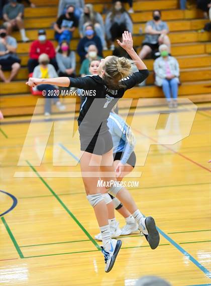 Thumbnail 1 in Deer Valley vs. Flagstaff (AIA 4A Quarterfinal) photogallery.