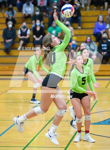 Thumbnail 2 in Deer Valley vs. Flagstaff (AIA 4A Quarterfinal) photogallery.