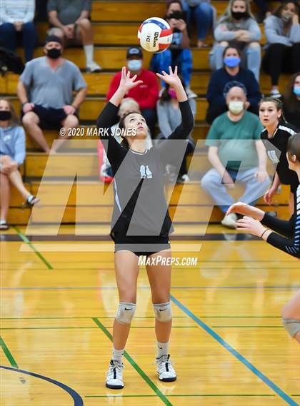 Thumbnail 2 in Deer Valley vs. Flagstaff (AIA 4A Quarterfinal) photogallery.
