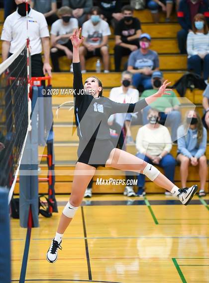Thumbnail 1 in Deer Valley vs. Flagstaff (AIA 4A Quarterfinal) photogallery.