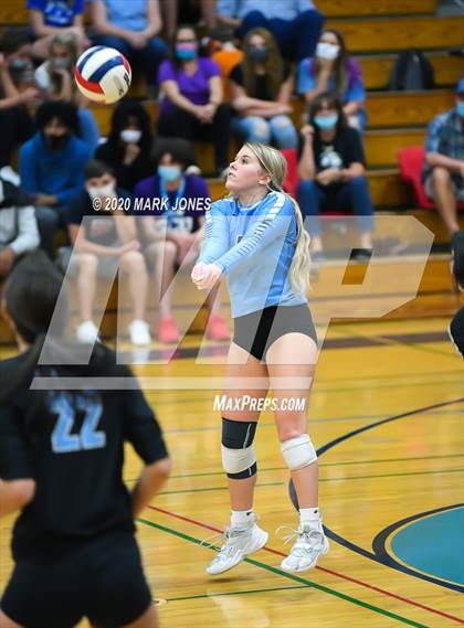 Thumbnail 1 in Deer Valley vs. Flagstaff (AIA 4A Quarterfinal) photogallery.