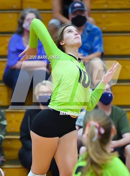 Thumbnail 1 in Deer Valley vs. Flagstaff (AIA 4A Quarterfinal) photogallery.
