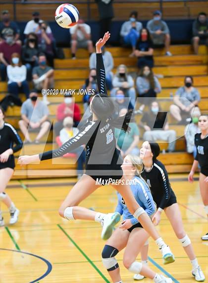 Thumbnail 2 in Deer Valley vs. Flagstaff (AIA 4A Quarterfinal) photogallery.