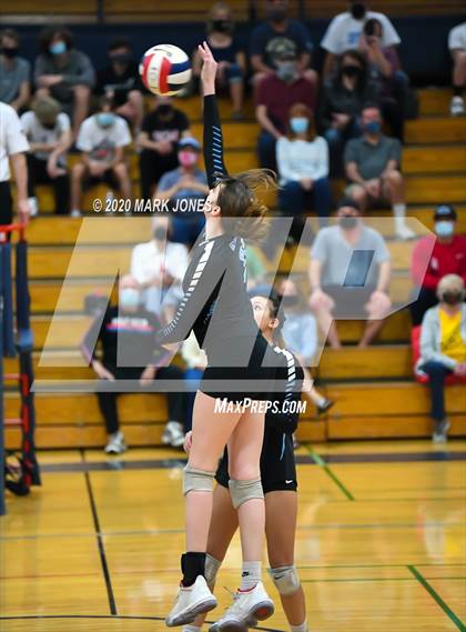 Thumbnail 3 in Deer Valley vs. Flagstaff (AIA 4A Quarterfinal) photogallery.