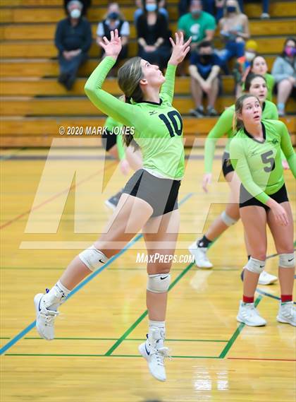 Thumbnail 1 in Deer Valley vs. Flagstaff (AIA 4A Quarterfinal) photogallery.