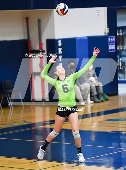 Thumbnail 2 in Deer Valley vs. Flagstaff (AIA 4A Quarterfinal) photogallery.