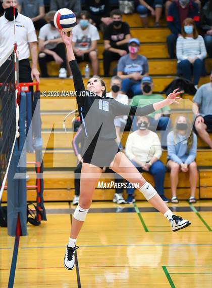 Thumbnail 3 in Deer Valley vs. Flagstaff (AIA 4A Quarterfinal) photogallery.