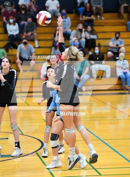 Thumbnail 1 in Deer Valley vs. Flagstaff (AIA 4A Quarterfinal) photogallery.