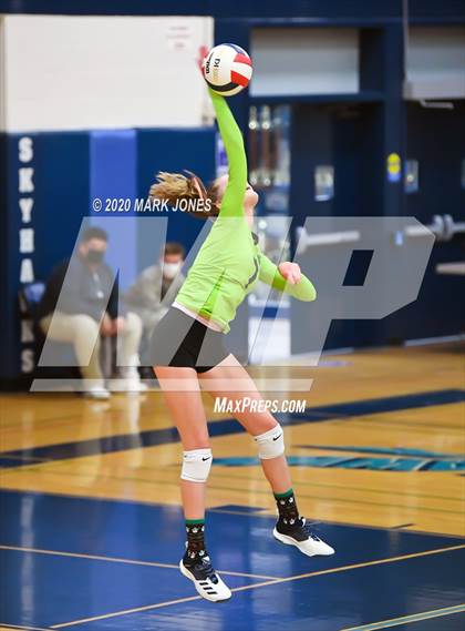 Thumbnail 2 in Deer Valley vs. Flagstaff (AIA 4A Quarterfinal) photogallery.
