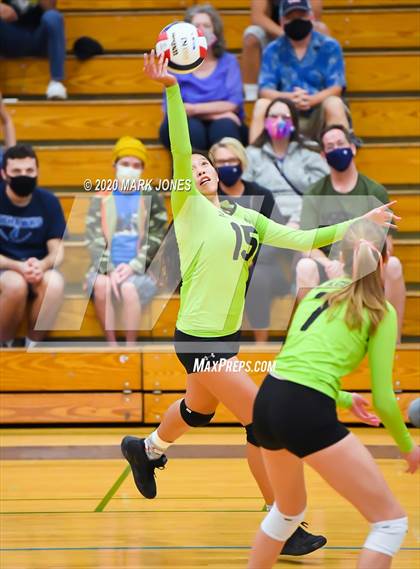Thumbnail 2 in Deer Valley vs. Flagstaff (AIA 4A Quarterfinal) photogallery.