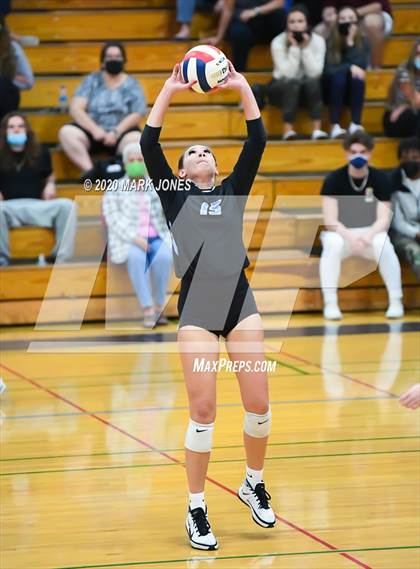Thumbnail 3 in Deer Valley vs. Flagstaff (AIA 4A Quarterfinal) photogallery.
