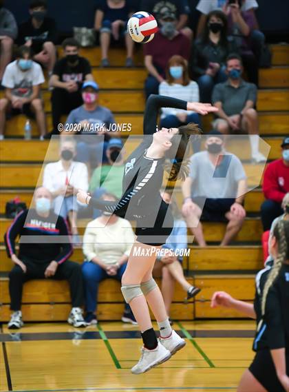 Thumbnail 3 in Deer Valley vs. Flagstaff (AIA 4A Quarterfinal) photogallery.