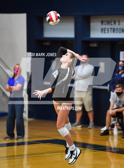 Thumbnail 3 in Deer Valley vs. Flagstaff (AIA 4A Quarterfinal) photogallery.