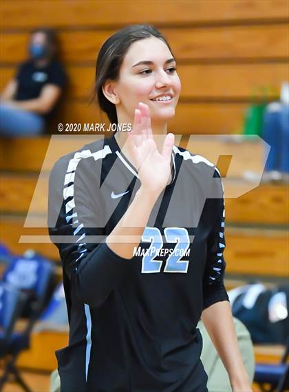 Thumbnail 2 in Deer Valley vs. Flagstaff (AIA 4A Quarterfinal) photogallery.