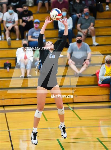 Thumbnail 3 in Deer Valley vs. Flagstaff (AIA 4A Quarterfinal) photogallery.