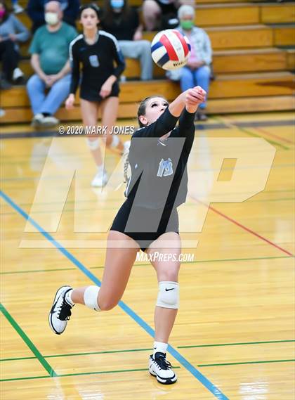Thumbnail 2 in Deer Valley vs. Flagstaff (AIA 4A Quarterfinal) photogallery.