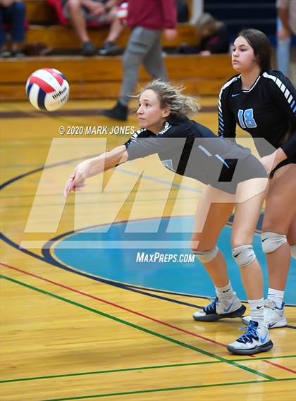 Thumbnail 3 in Deer Valley vs. Flagstaff (AIA 4A Quarterfinal) photogallery.