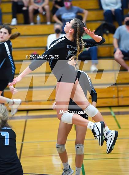 Thumbnail 1 in Deer Valley vs. Flagstaff (AIA 4A Quarterfinal) photogallery.