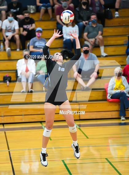 Thumbnail 2 in Deer Valley vs. Flagstaff (AIA 4A Quarterfinal) photogallery.