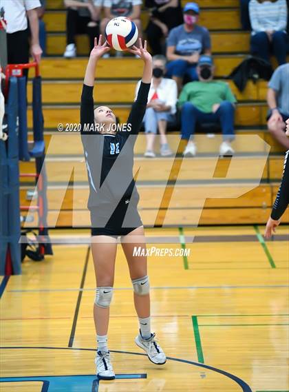 Thumbnail 2 in Deer Valley vs. Flagstaff (AIA 4A Quarterfinal) photogallery.