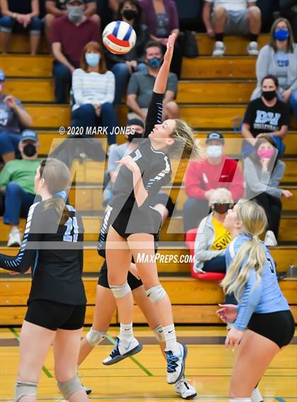 Thumbnail 3 in Deer Valley vs. Flagstaff (AIA 4A Quarterfinal) photogallery.