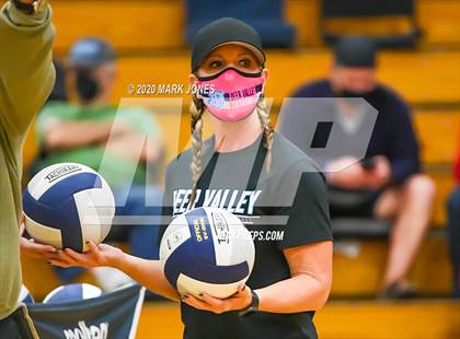 Thumbnail 3 in Deer Valley vs. Flagstaff (AIA 4A Quarterfinal) photogallery.