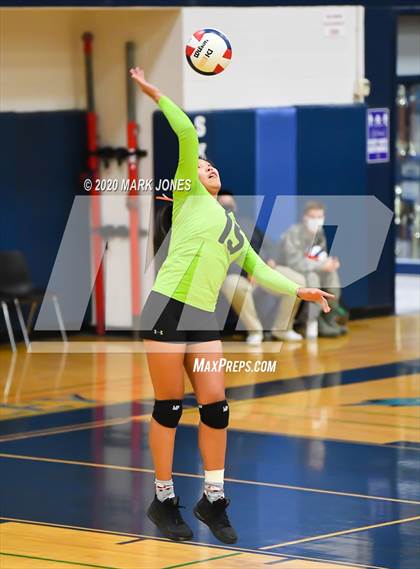 Thumbnail 3 in Deer Valley vs. Flagstaff (AIA 4A Quarterfinal) photogallery.