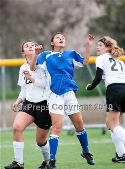 Thumbnail 1 in River City vs. Pioneer photogallery.