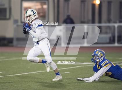Thumbnail 2 in Liberty vs. Fife (WIAA 2A 1st Round) photogallery.