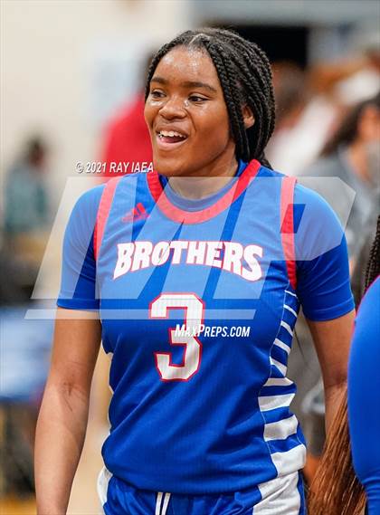 Thumbnail 2 in Christian Brothers vs. St. Francis (Valley High Tournament) photogallery.