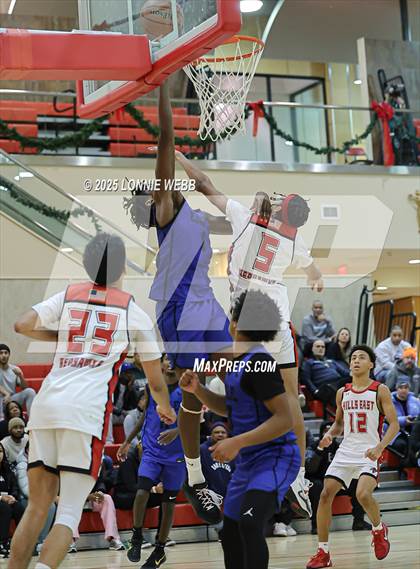 Thumbnail 3 in Eagle Academy vs Half Hollow Hills East (Gary Charles Hoop Classic) photogallery.