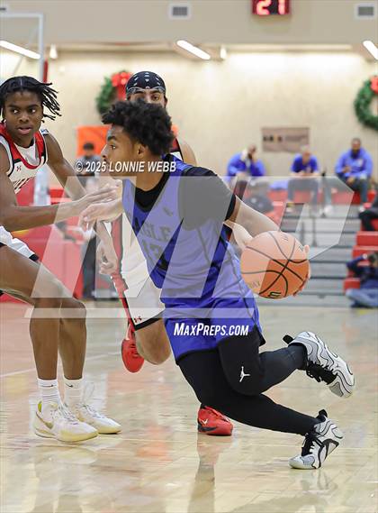 Thumbnail 3 in Eagle Academy vs Half Hollow Hills East (Gary Charles Hoop Classic) photogallery.