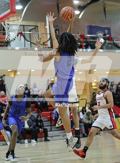 Thumbnail 1 in Eagle Academy vs Half Hollow Hills East (Gary Charles Hoop Classic) photogallery.
