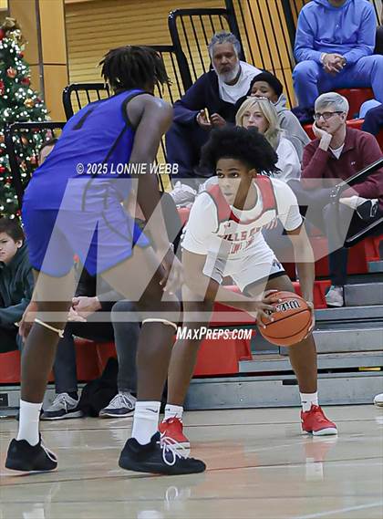 Thumbnail 3 in Eagle Academy vs Half Hollow Hills East (Gary Charles Hoop Classic) photogallery.