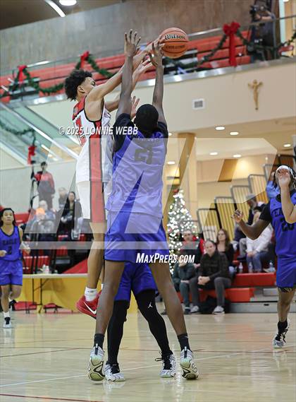 Thumbnail 2 in Eagle Academy vs Half Hollow Hills East (Gary Charles Hoop Classic) photogallery.