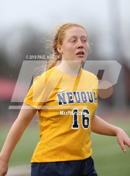 Thumbnail 3 in Neuqua Valley vs. New Trier photogallery.