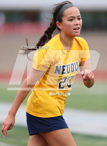 Thumbnail 1 in Neuqua Valley vs. New Trier photogallery.