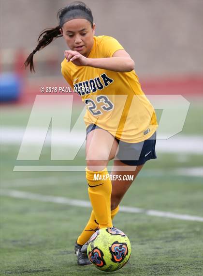 Thumbnail 1 in Neuqua Valley vs. New Trier photogallery.