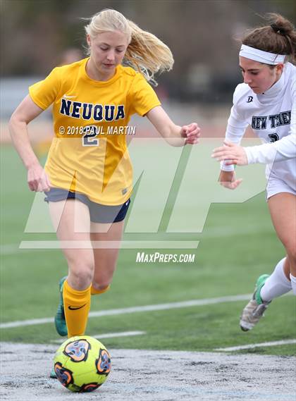 Thumbnail 1 in Neuqua Valley vs. New Trier photogallery.