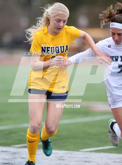 Thumbnail 3 in Neuqua Valley vs. New Trier photogallery.