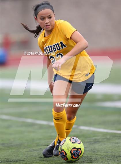 Thumbnail 2 in Neuqua Valley vs. New Trier photogallery.