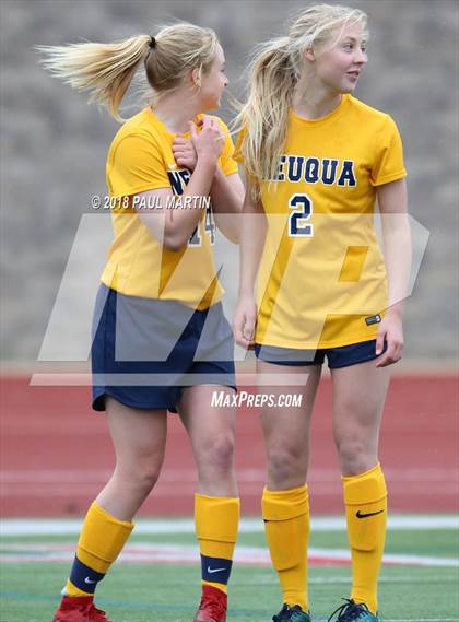 Thumbnail 3 in Neuqua Valley vs. New Trier photogallery.