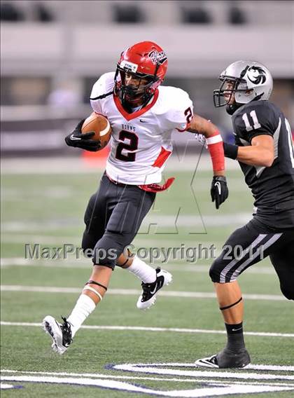 Thumbnail 3 in Cedar Hill vs. Guyer (Kirk Herbstreit National Kickoff Classic) photogallery.