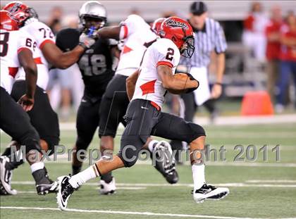 Thumbnail 3 in Cedar Hill vs. Guyer (Kirk Herbstreit National Kickoff Classic) photogallery.