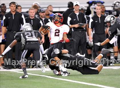 Thumbnail 1 in Cedar Hill vs. Guyer (Kirk Herbstreit National Kickoff Classic) photogallery.