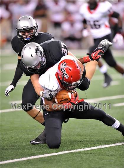 Thumbnail 2 in Cedar Hill vs. Guyer (Kirk Herbstreit National Kickoff Classic) photogallery.