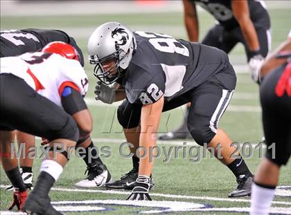 Thumbnail 1 in Cedar Hill vs. Guyer (Kirk Herbstreit National Kickoff Classic) photogallery.