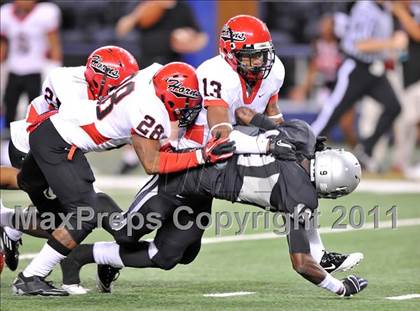 Thumbnail 1 in Cedar Hill vs. Guyer (Kirk Herbstreit National Kickoff Classic) photogallery.